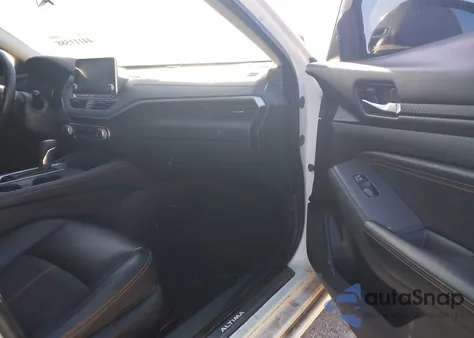 2020 Nissan Altima Sr Fwd z USA, uszkodzony, nr VIN 1N4BL4CV8LC137145